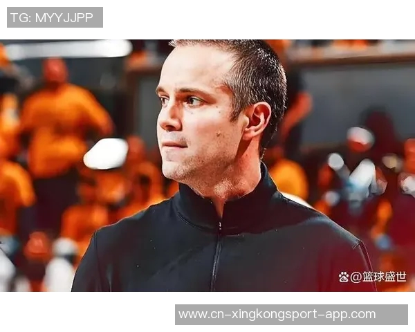 布克赞邓恩今夏训练刻苦展现更强侵略性状态提升显著