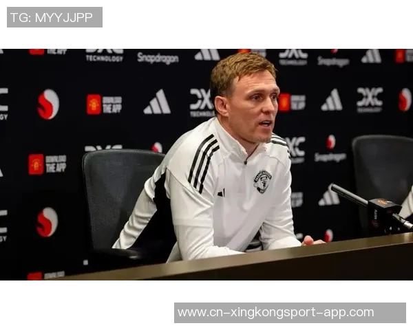 曼联或将选择具备英超执教经验的新主帅以重振球队士气